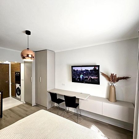 Monique'S Apartment 3 Timisoara Bagian luar foto